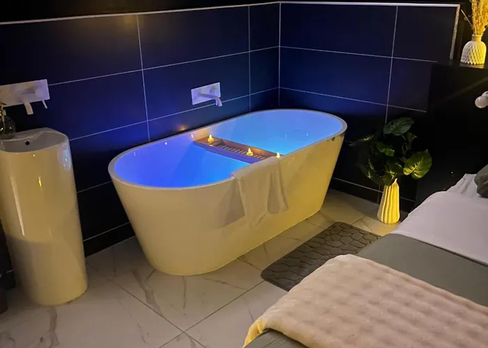Blue Lit King & Baignoire Πανσιόν